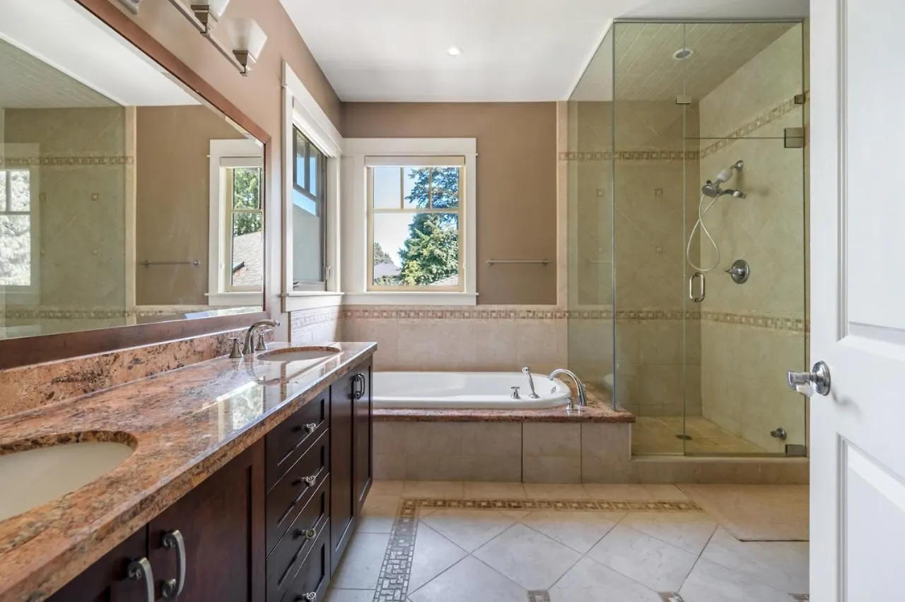 Luxurious 5Bd Dream House Villa Vancouver 0*,  Canadá